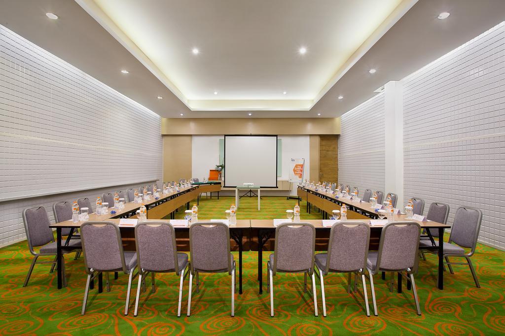 Harris Hotel & Convention Festival Citylink Bandung Exterior photo