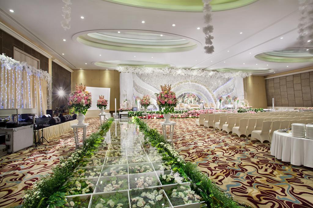 Harris Hotel & Convention Festival Citylink Bandung Exterior photo
