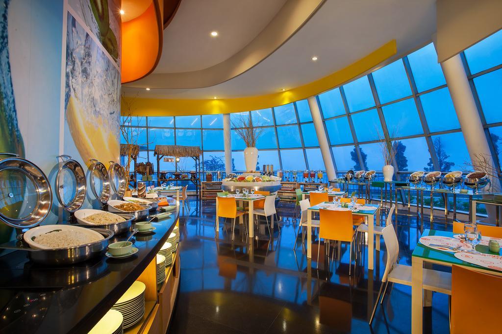 Harris Hotel & Convention Festival Citylink Bandung Exterior photo