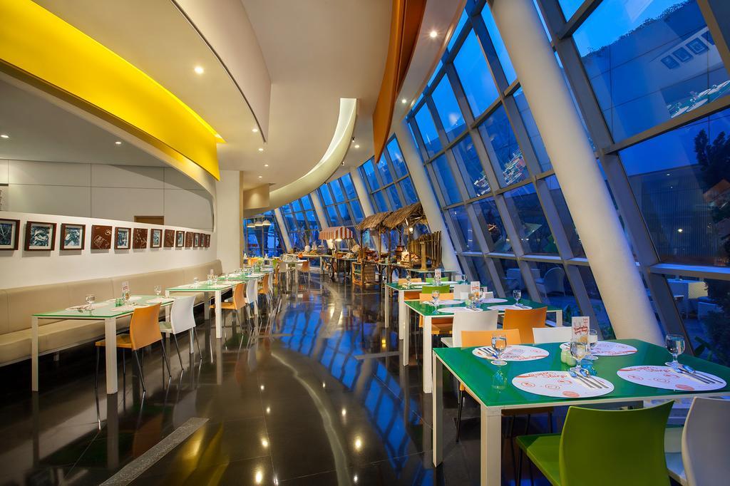 Harris Hotel & Convention Festival Citylink Bandung Exterior photo